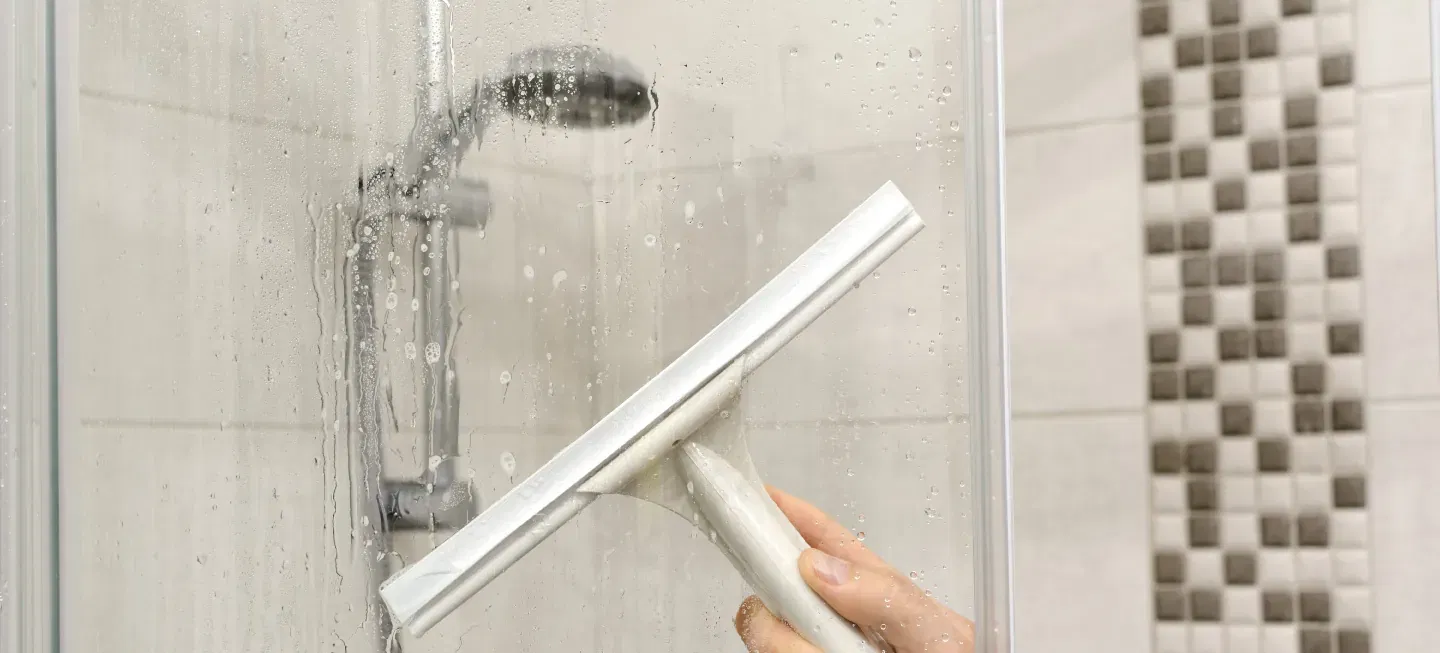 The Best Methods for Cleaning Grimy Shower Doors in Dubai