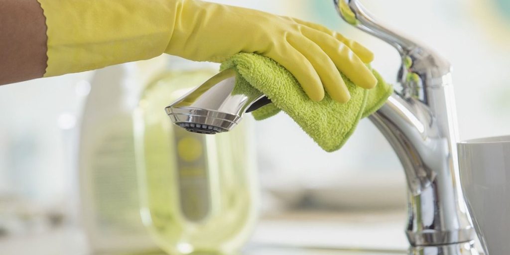 Remove and Prevent Water Spots on Fixtures